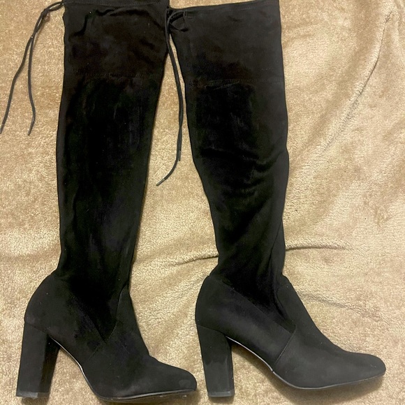 Knee high black suede high heel boots - Picture 1 of 1
